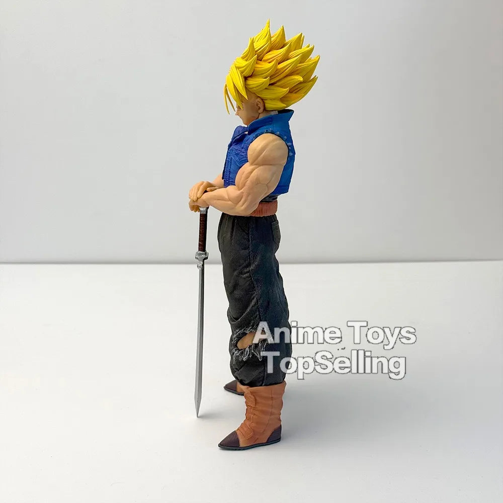 Figurine Future Trunks Dragon Ball Z posée sur son socle